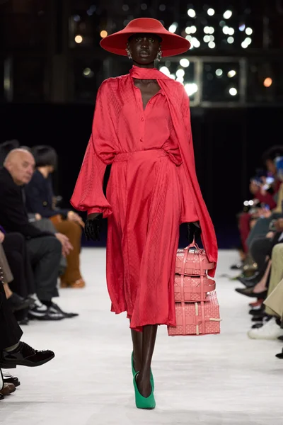 Look 25